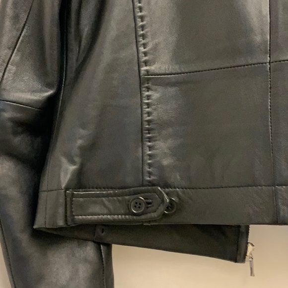 Provence d’amour Moto Leather Biker Jacket with Silver Zippers & Top-stitching - Picture 7 of 14